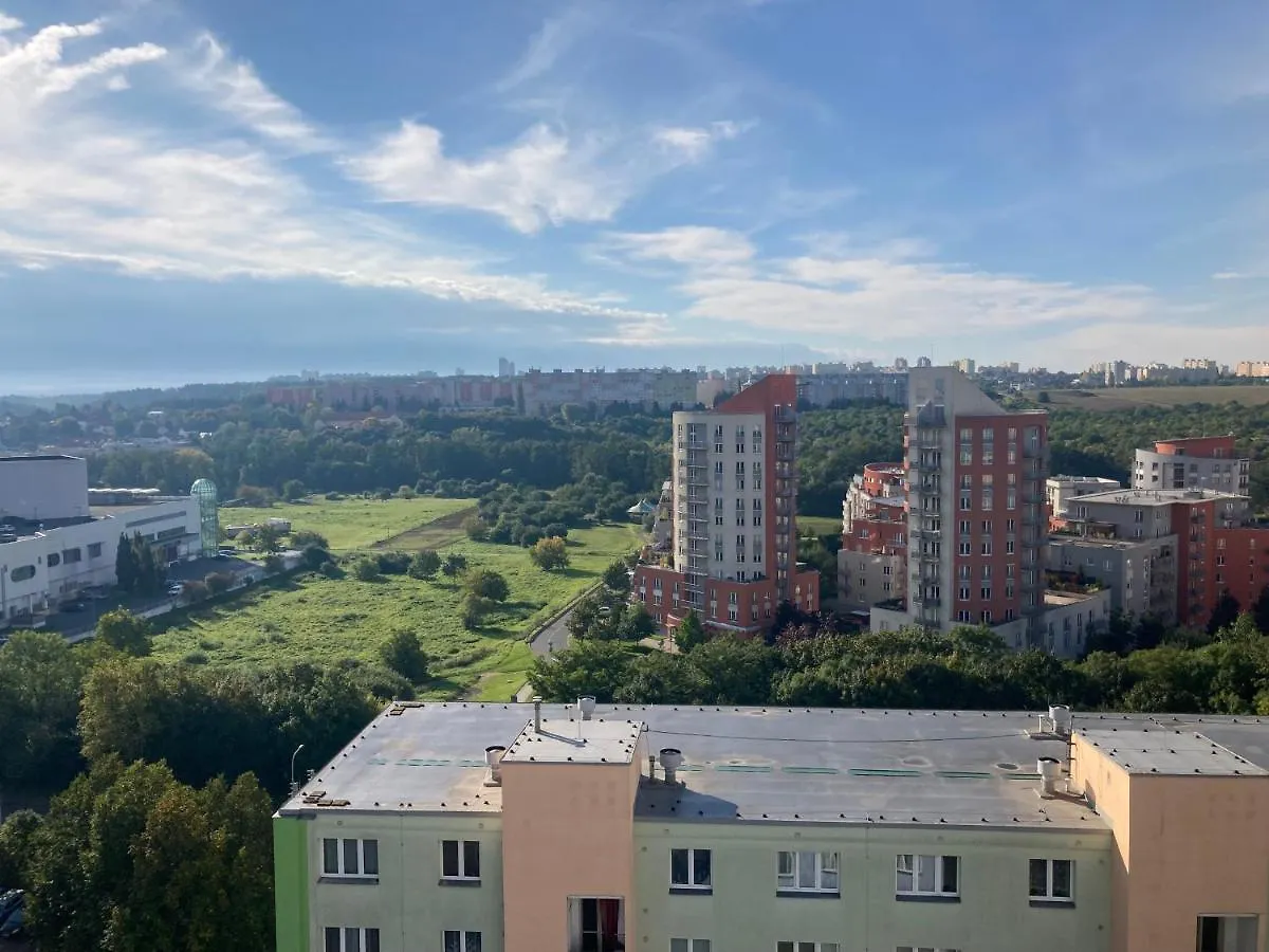 Private Room In A Shared Park-Side Apartment With A Great Connection To The City Center contacts