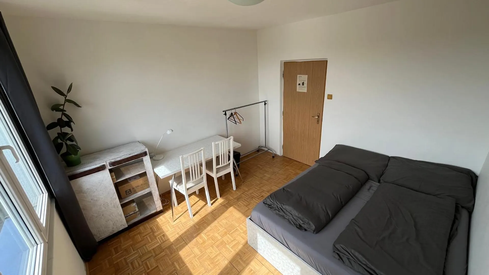 Private Room In A Shared Park-Side Apartment With A Great Connection To The City Center Prague 0*,  Czech Republic